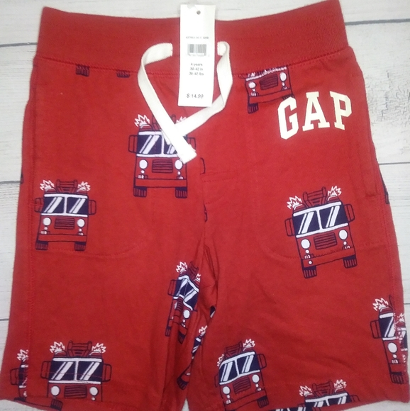 GAP Other - 3/$15 Gap Red Fire truck Shorts Boy size 4
